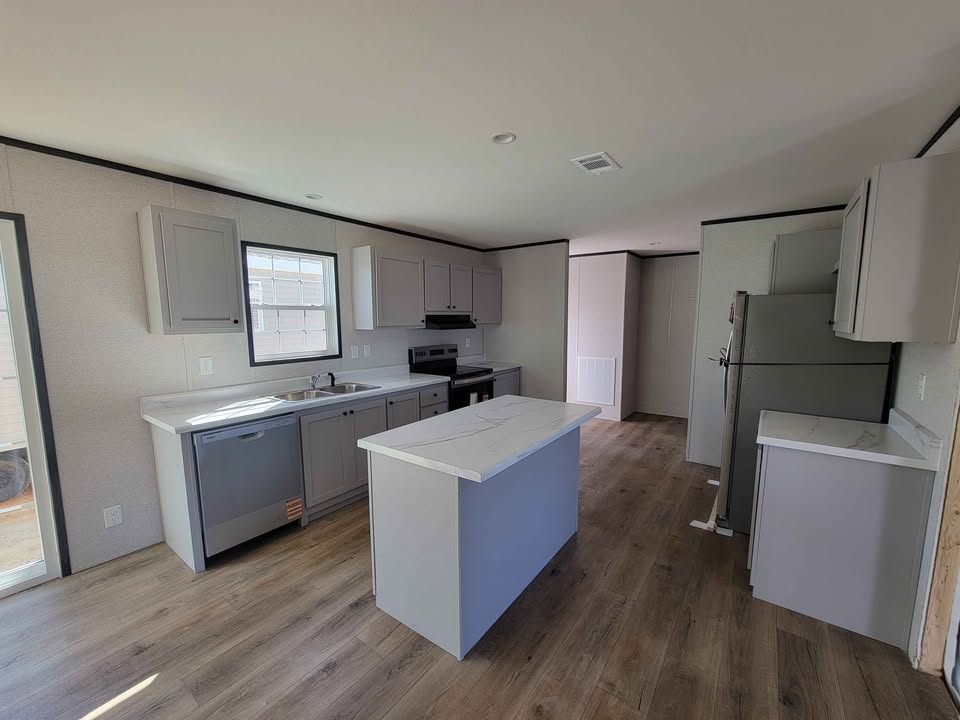 Champion 2868H42P01 Manufactured Home - Easy Mobile Homes of Wauchula, FL